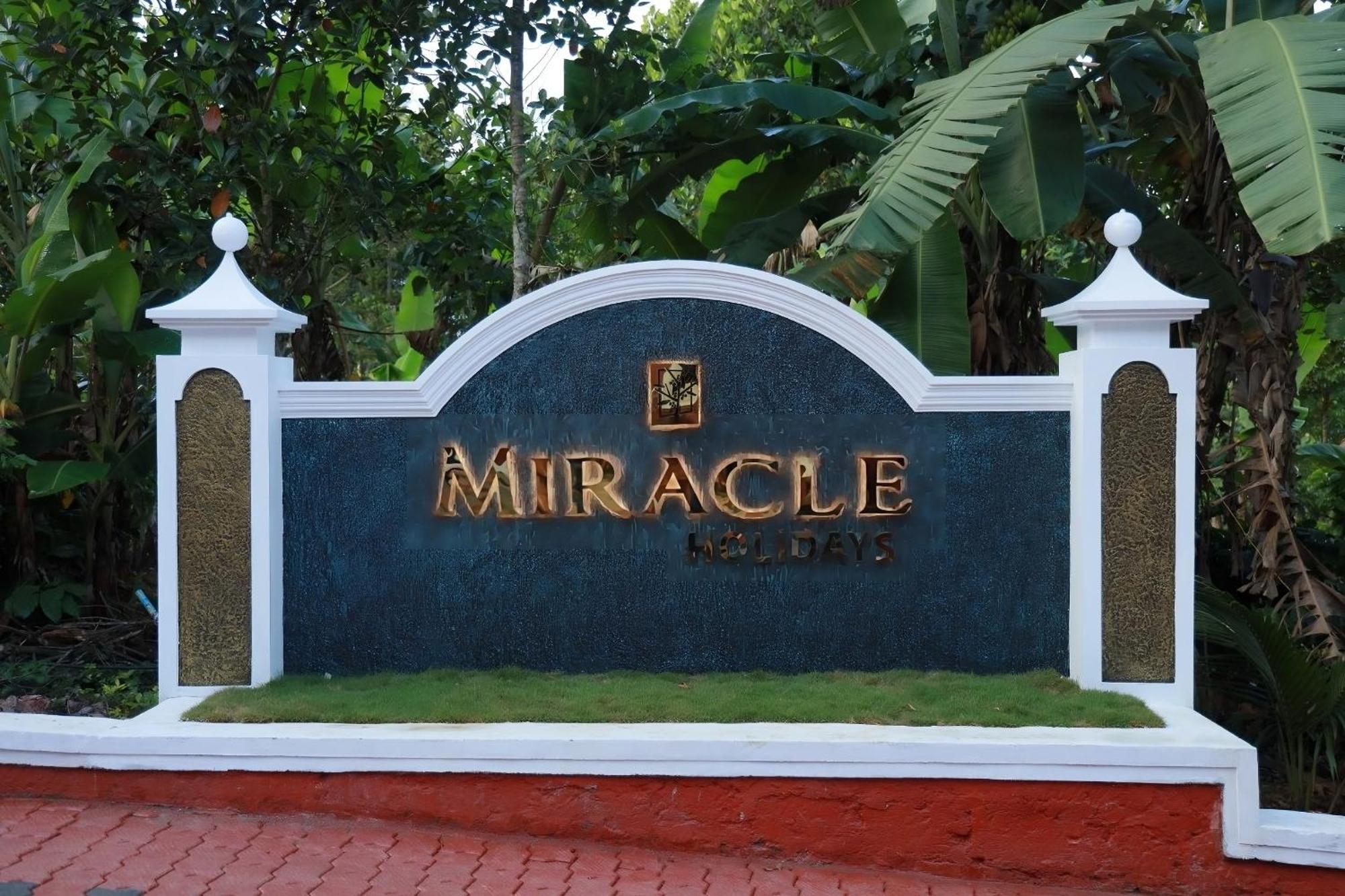 Miracle Holidays Mananthavady Exterior photo